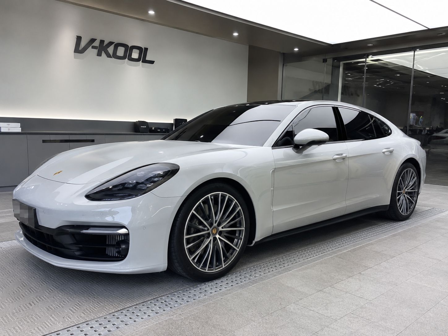 新能源 SUV 天幕热感与座舱舒适管理